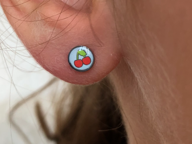 Fülbelövés, füllyukasztás újszülött kortól, gyermekeknek, Poór Tünde, Budapest, Székesfehérvár